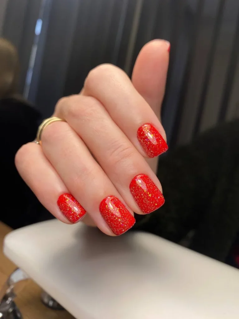 Manicure hybrydowy: realizacje specjalistek salonu Kosmet Beauty w Koszalinie