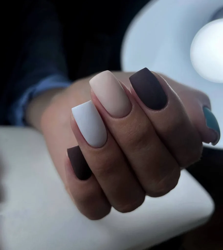 Manicure hybrydowy: realizacje specjalistek salonu Kosmet Beauty w Koszalinie