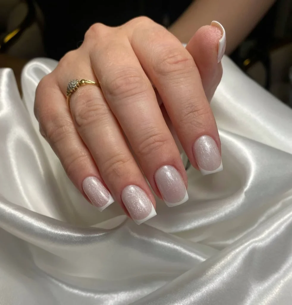 Manicure hybrydowy: realizacje specjalistek salonu Kosmet Beauty w Koszalinie