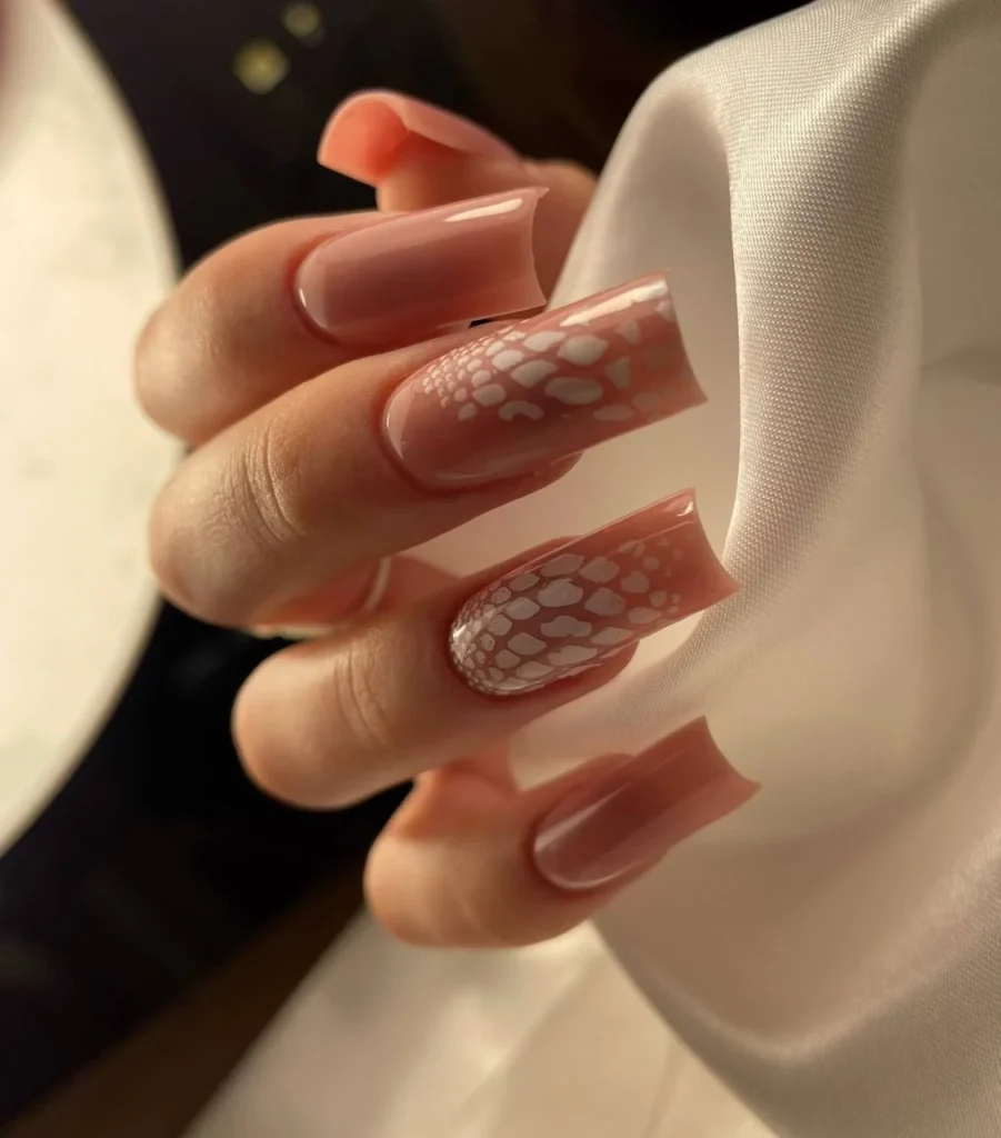 Manicure hybrydowy: realizacje specjalistek salonu Kosmet Beauty w Koszalinie